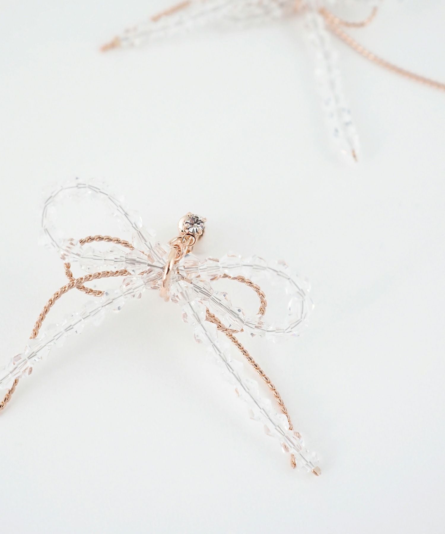 ダブルリボンビーズIMFスプリングイヤリング