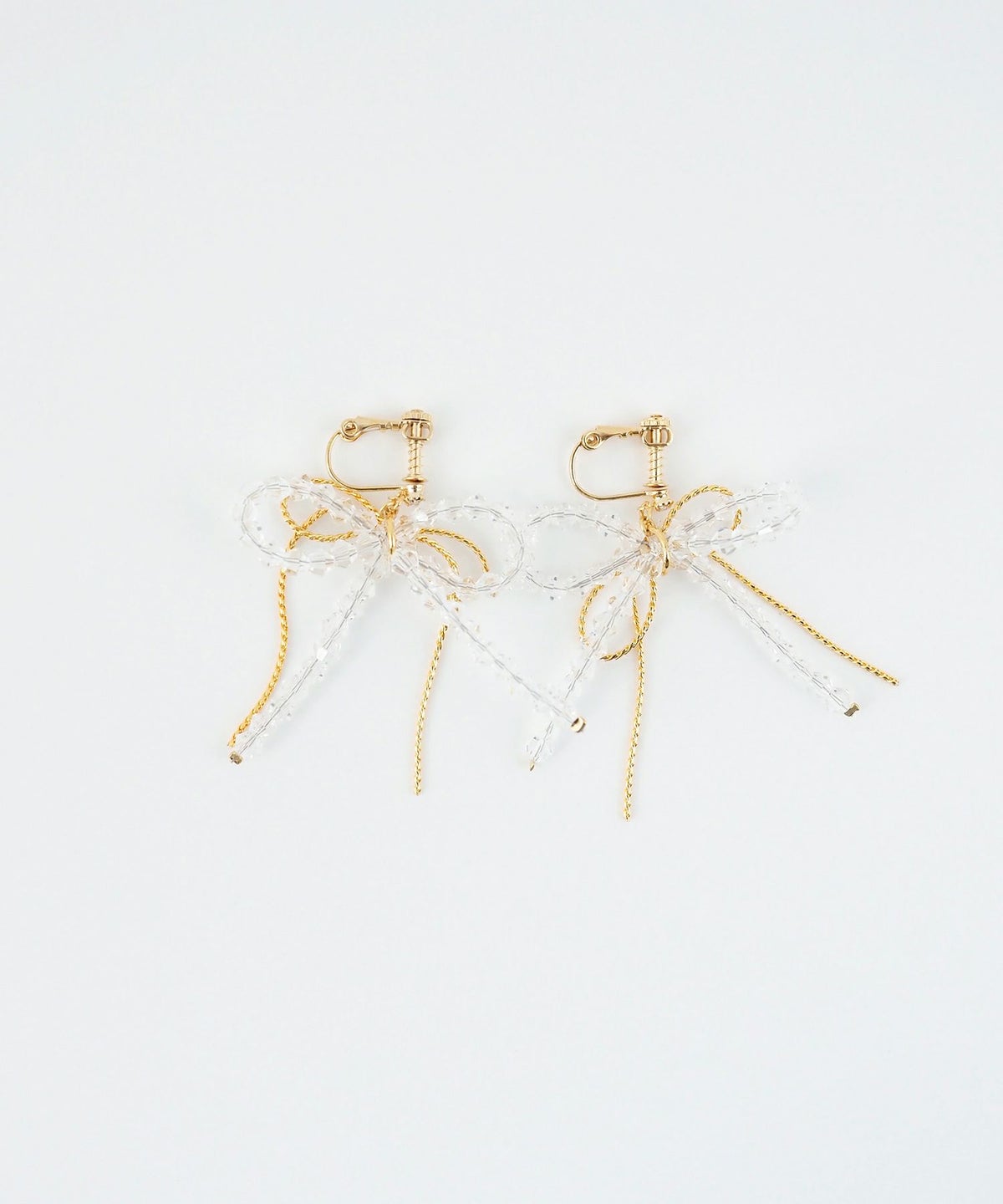 ダブルリボンビーズIMFスプリングイヤリング