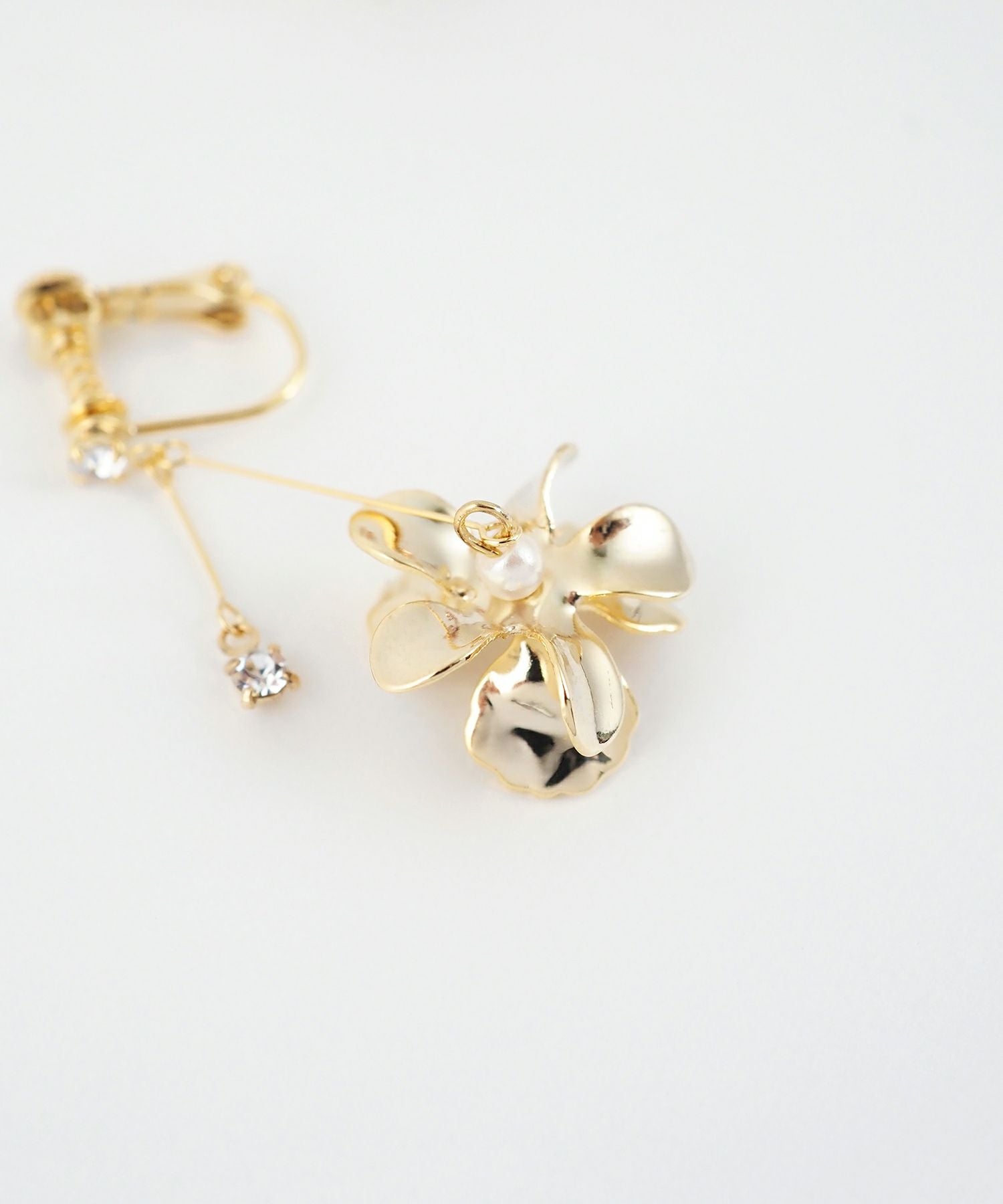 スイングフラワーIMFスプリングイヤリング