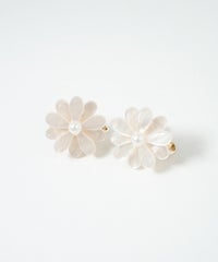 ペールフラワーイヤリング