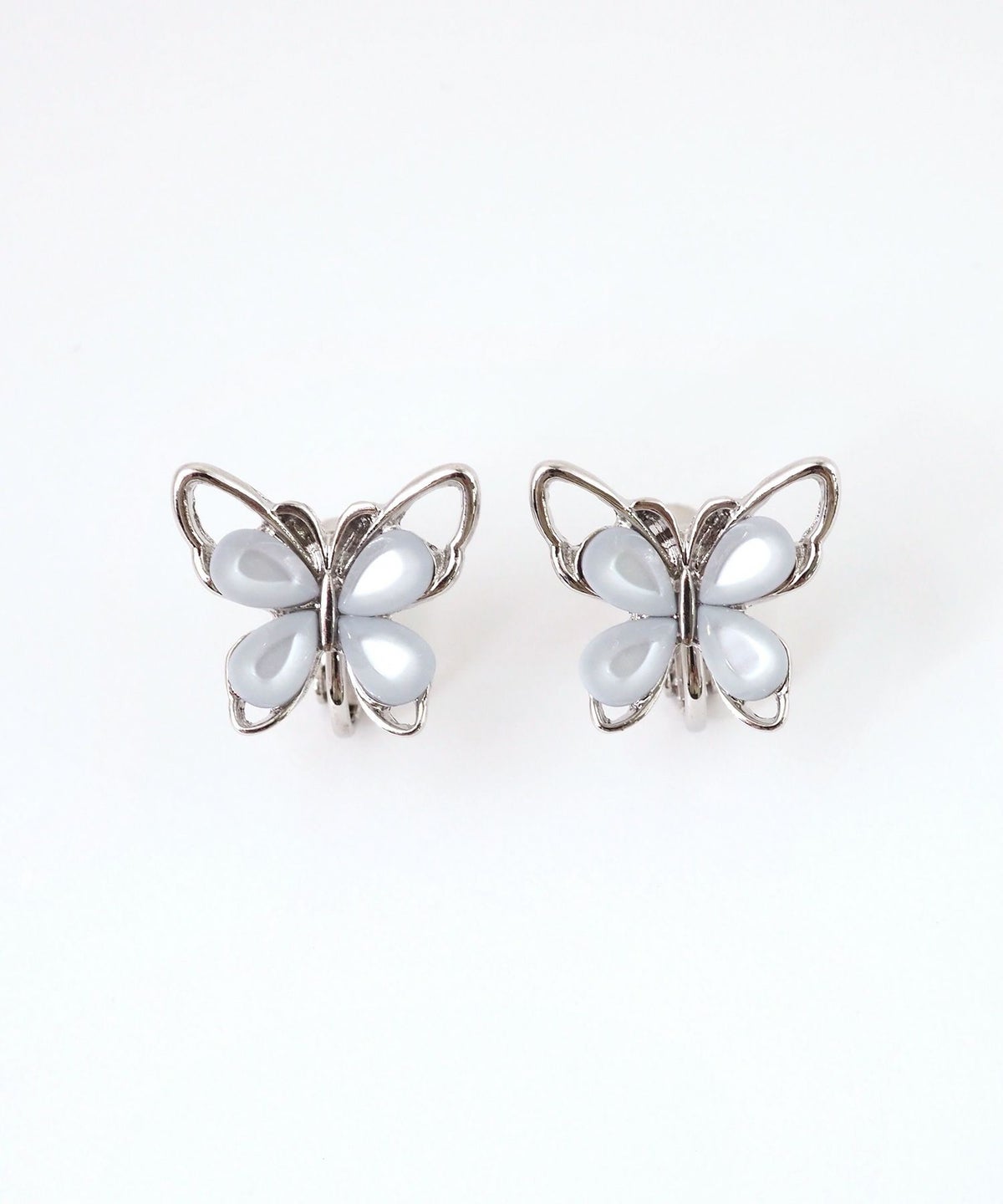 フラワーバタフライイヤリング