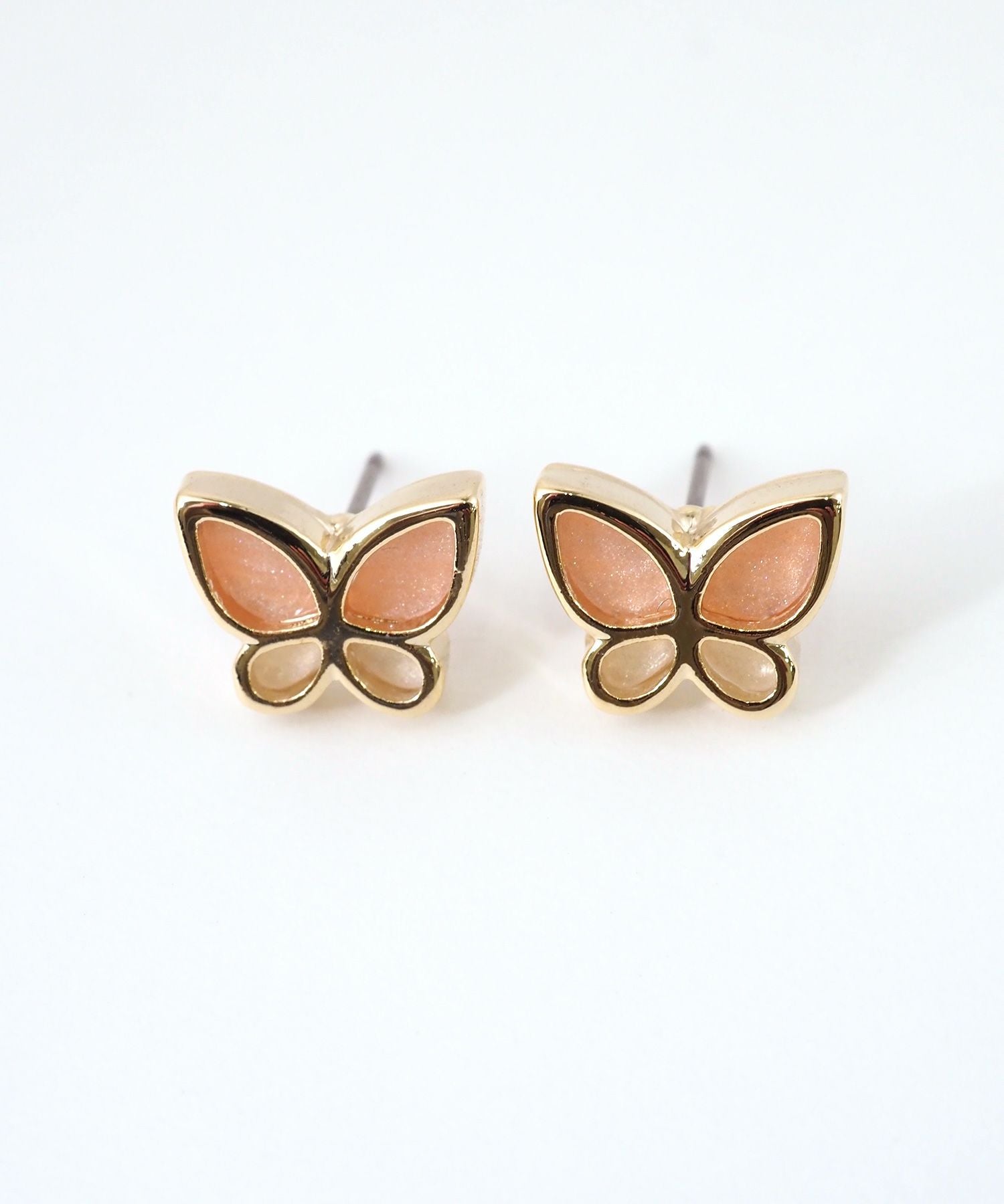 バタフライシルエットチタンポストピアス