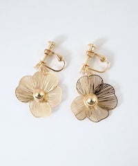 透かしフラワーイヤリング