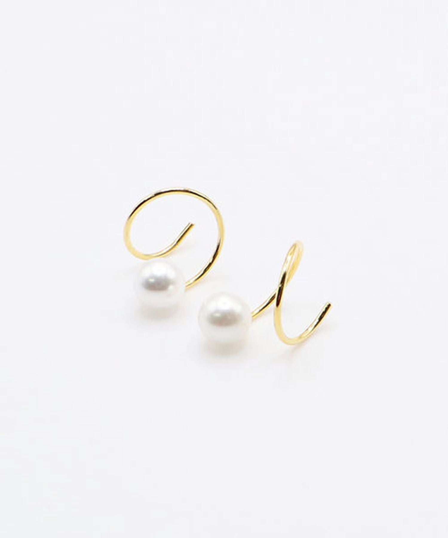 パールスパイラルピアス