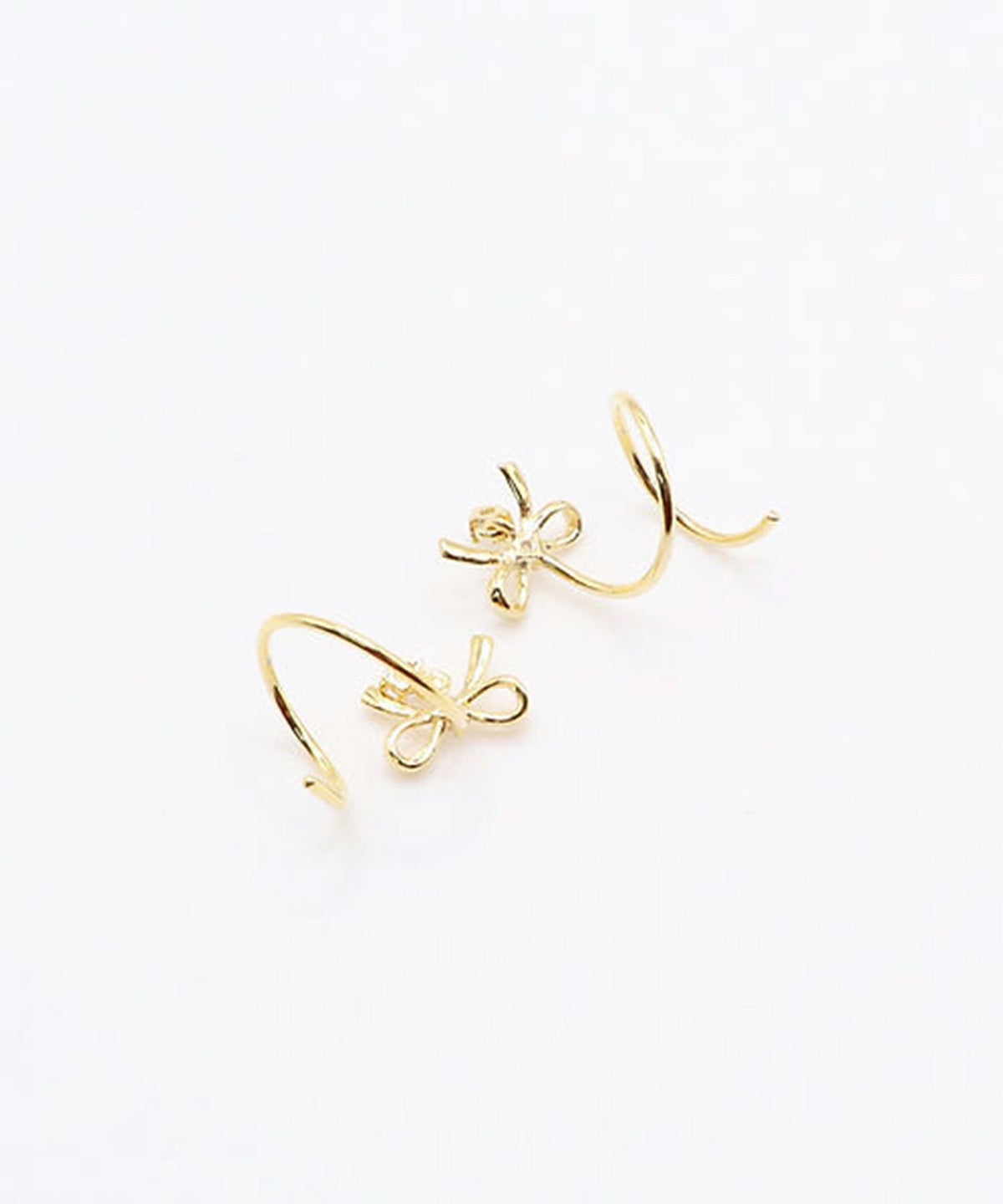 リボンスパイラルピアス