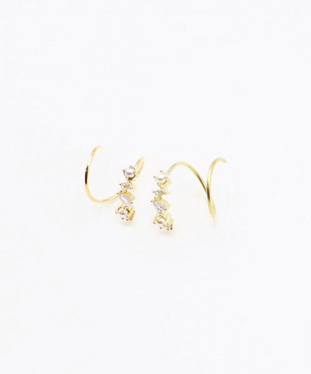 ビジューパールスパイラルピアス