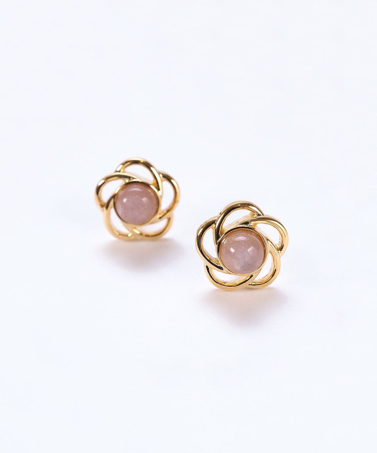 ナチュラルストーンフラワーチタンポストピアス