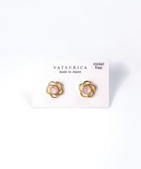 ナチュラルストーンフラワーチタンポストピアス