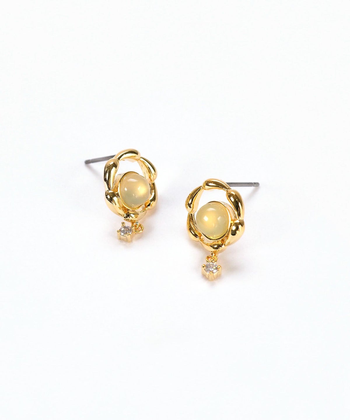 ナチュラルストーンリースチタンポストピアス