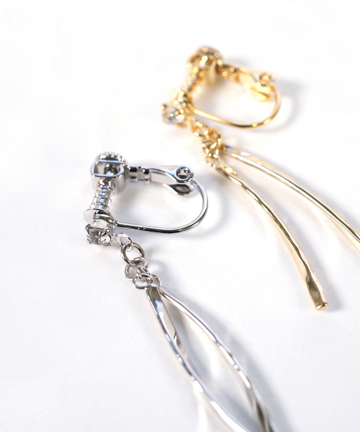 ダブルメタルバーIMFスプリングイヤリング