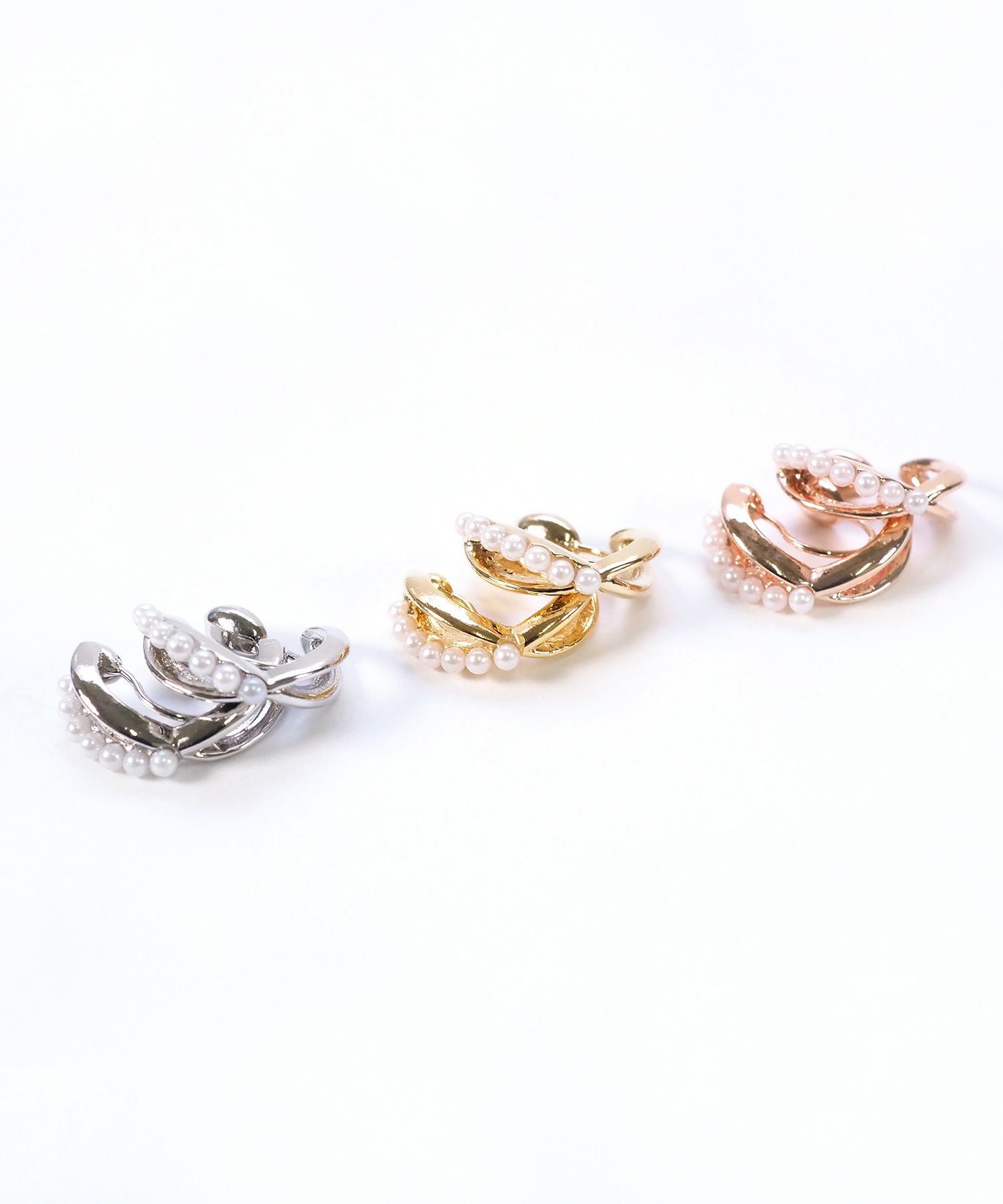 パールクロスフープノンホールイヤリング