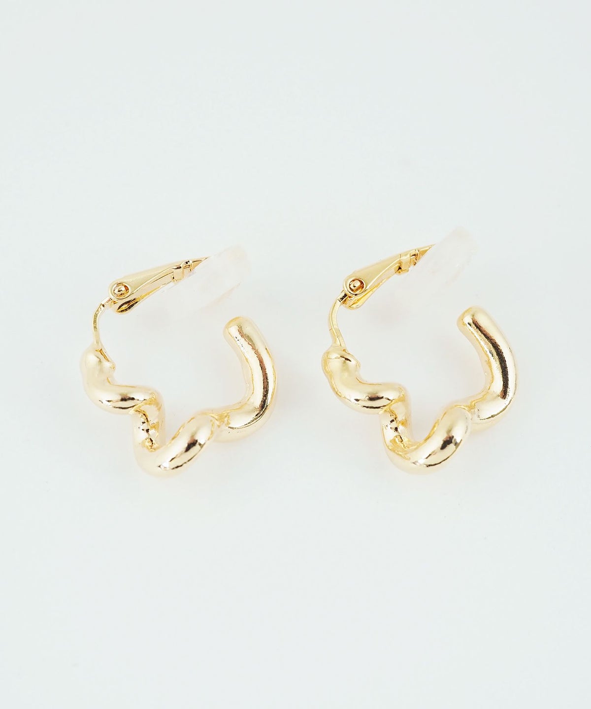 ツイストメタルフープイヤリング