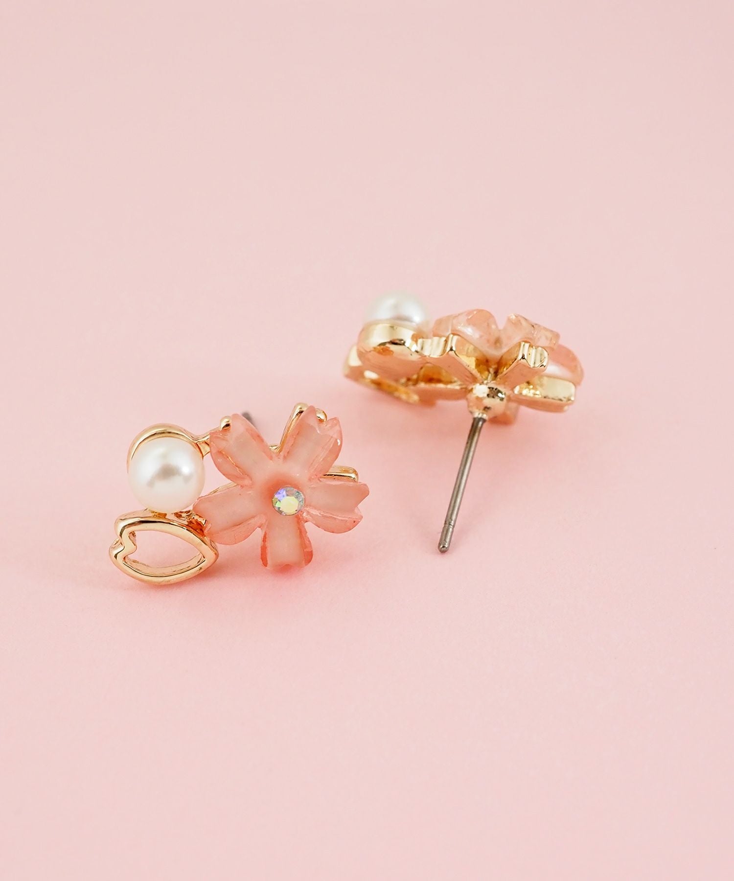 サクラパールチタンポストピアス