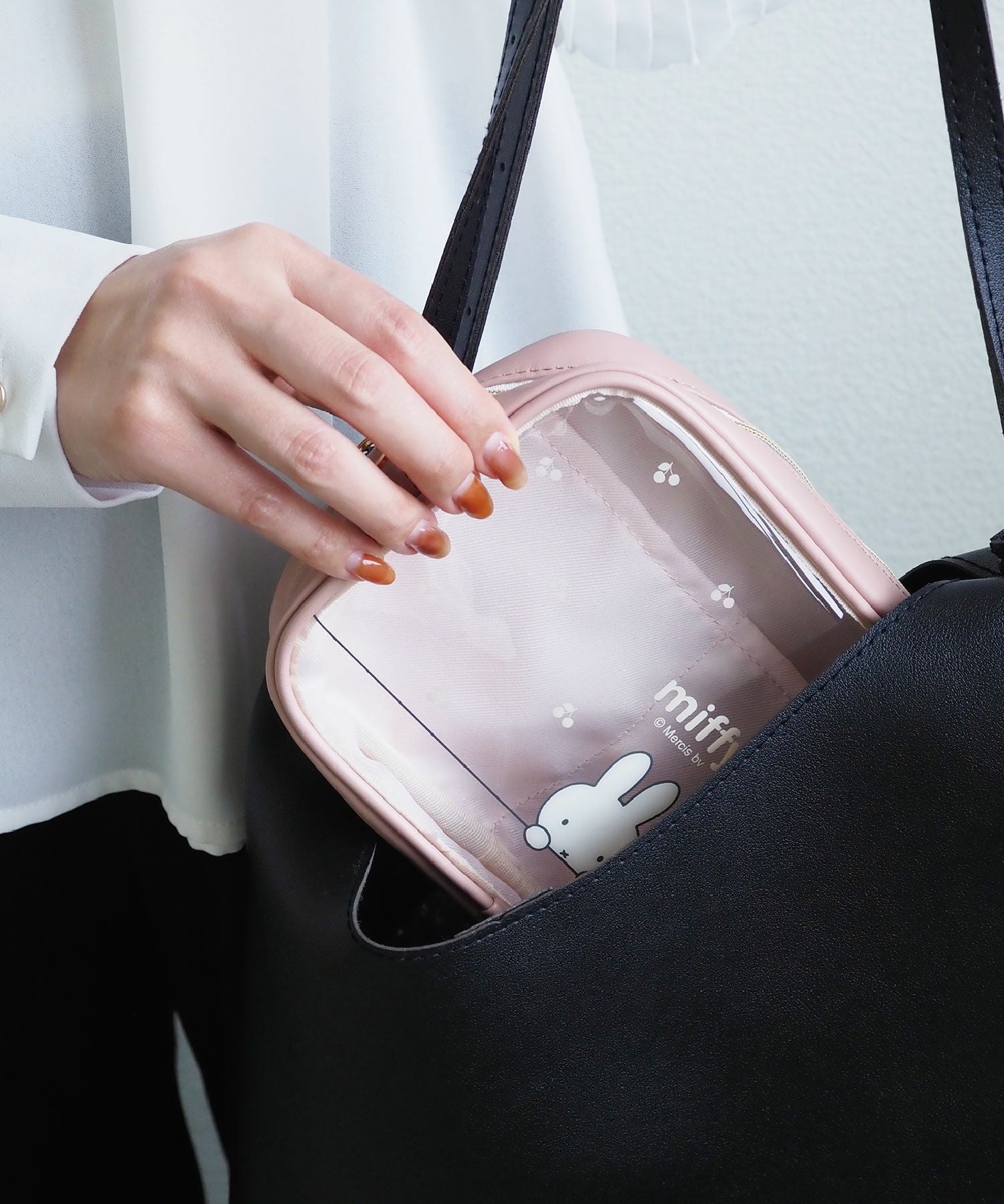 ミッフィー スクエアポーチ