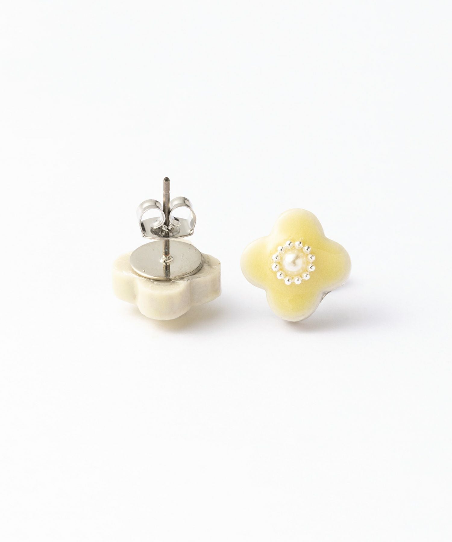 美濃焼陶器小花パールチタンポストピアス【MIKELO】 | 【公式】MUK
