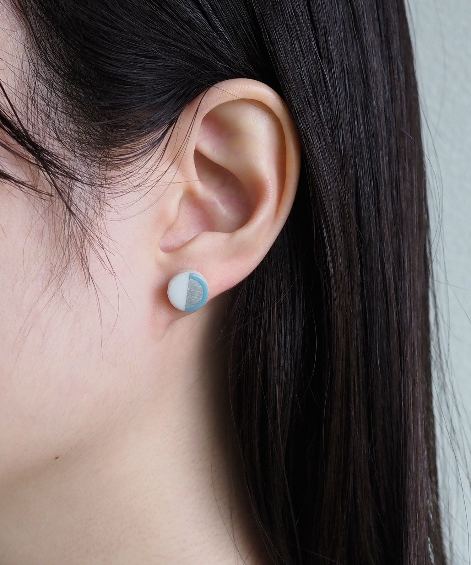 美濃焼陶器ハーフラインチタンポストピアス【MIKELO】