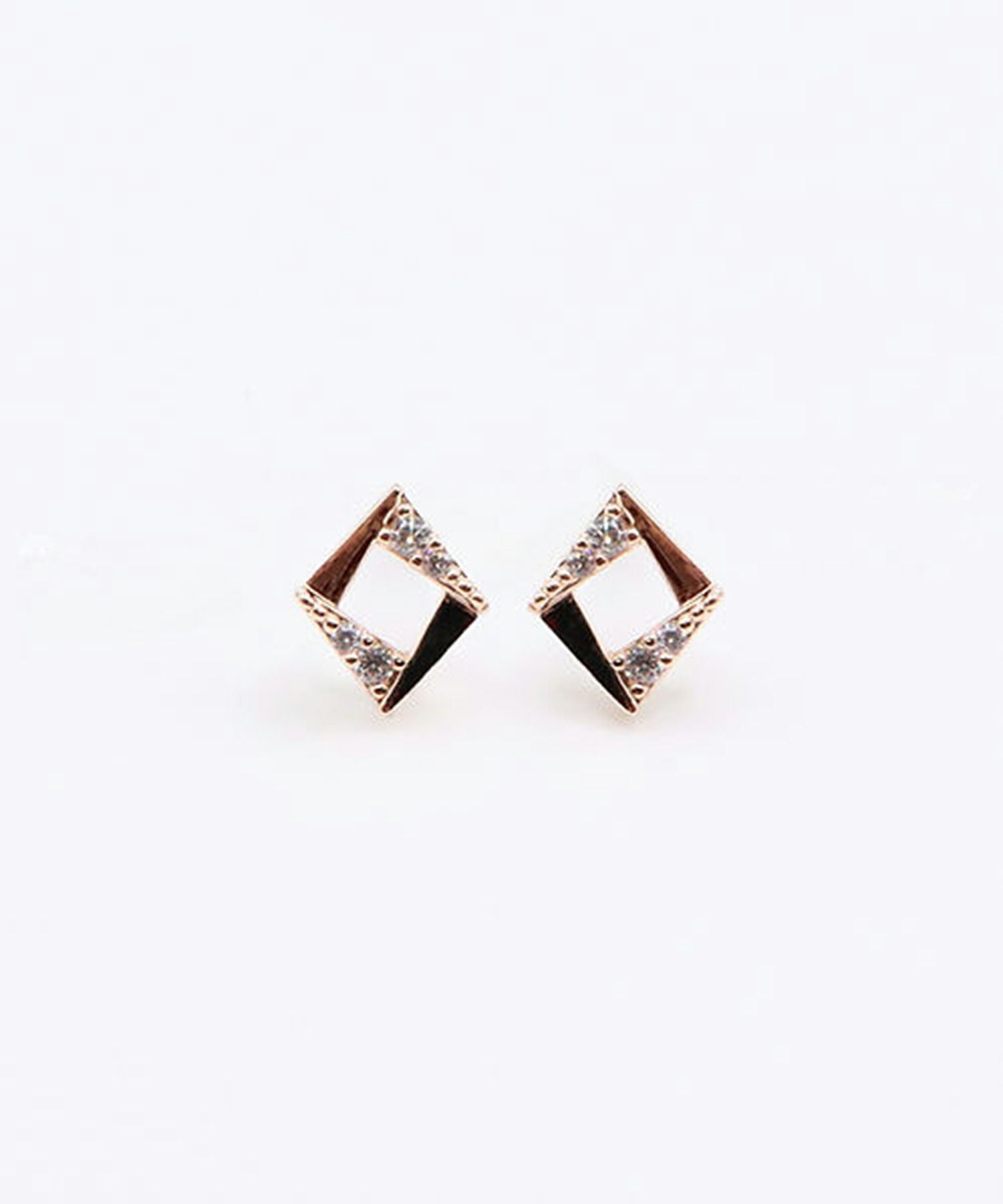 プチダイヤシェイプチタンポストピアス