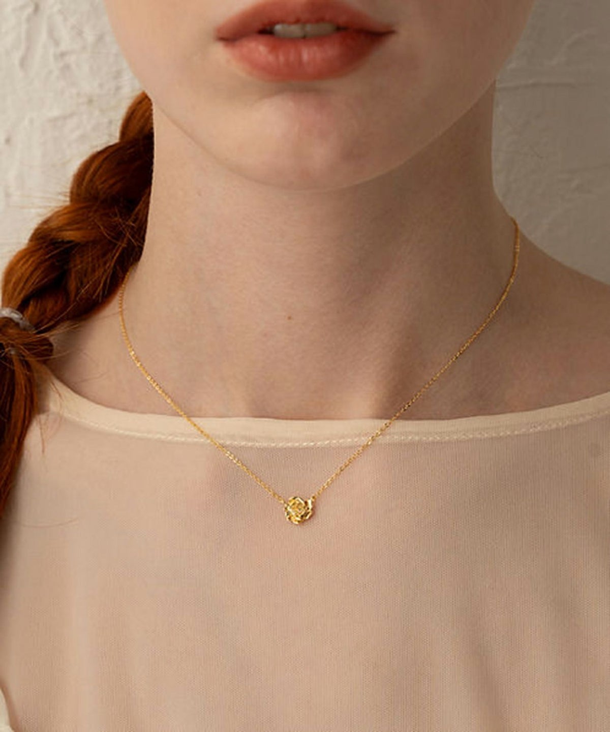 メタルフラワーネックレス1