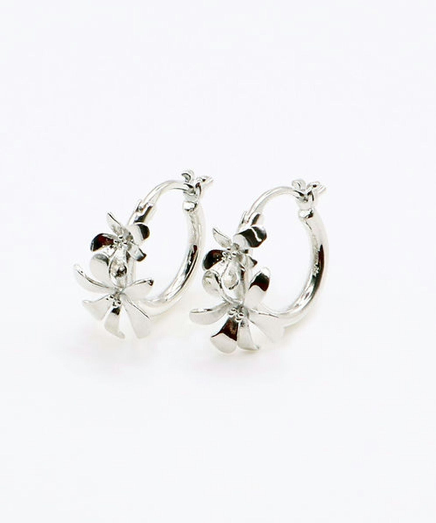 メタルフラワーフープピアス1