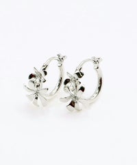 メタルフラワーフープピアス1