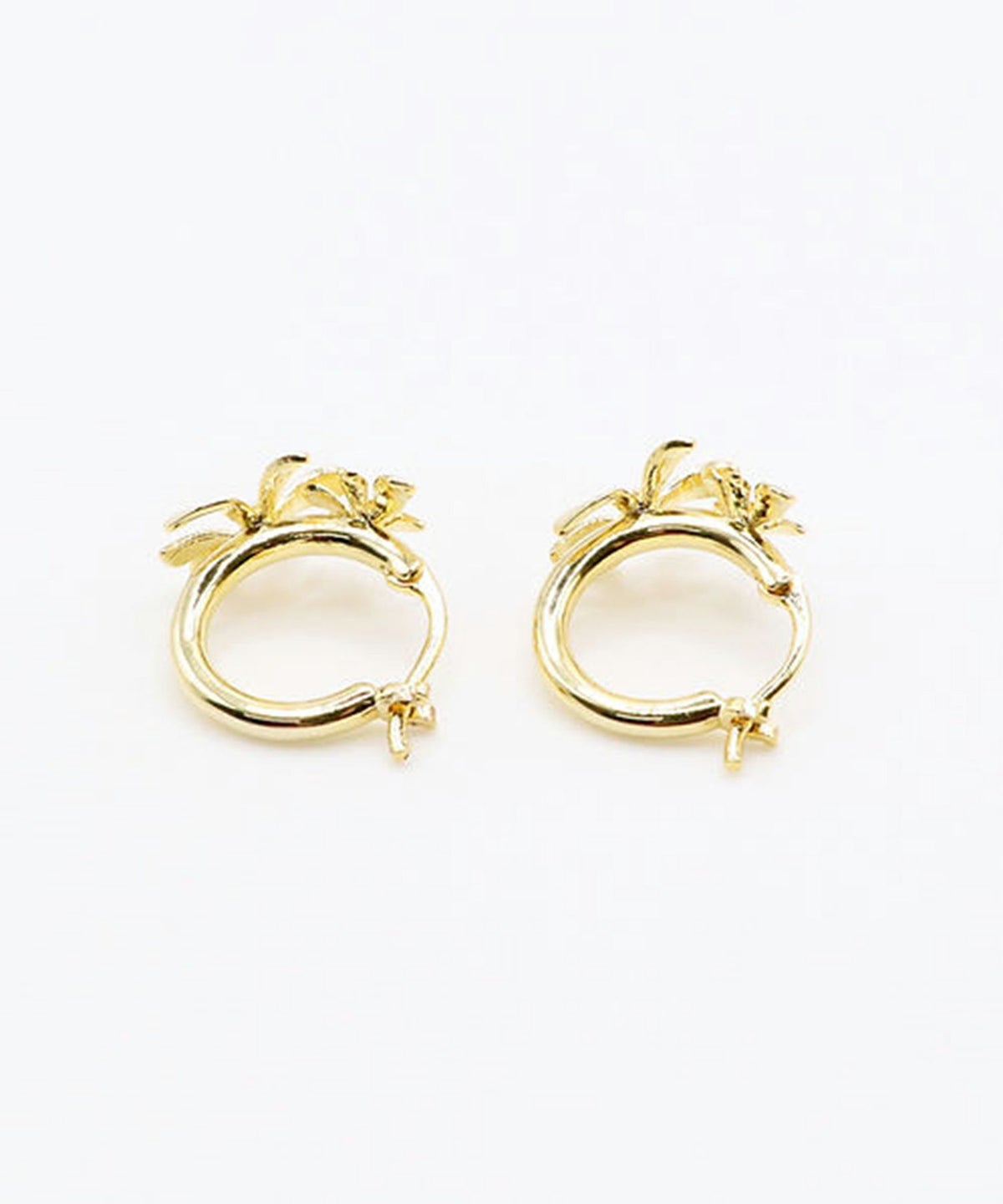 メタルフラワーフープピアス1