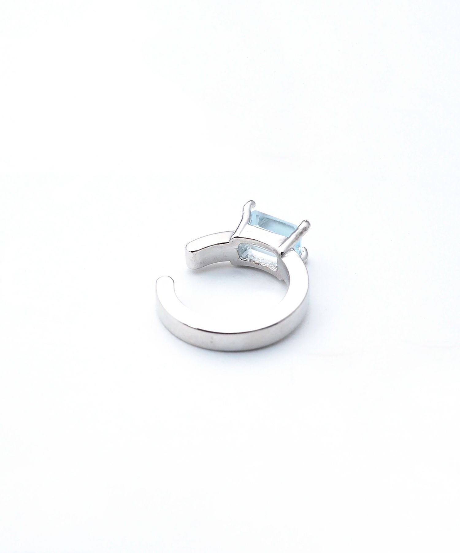 ナチュラルストーンイヤーカフ