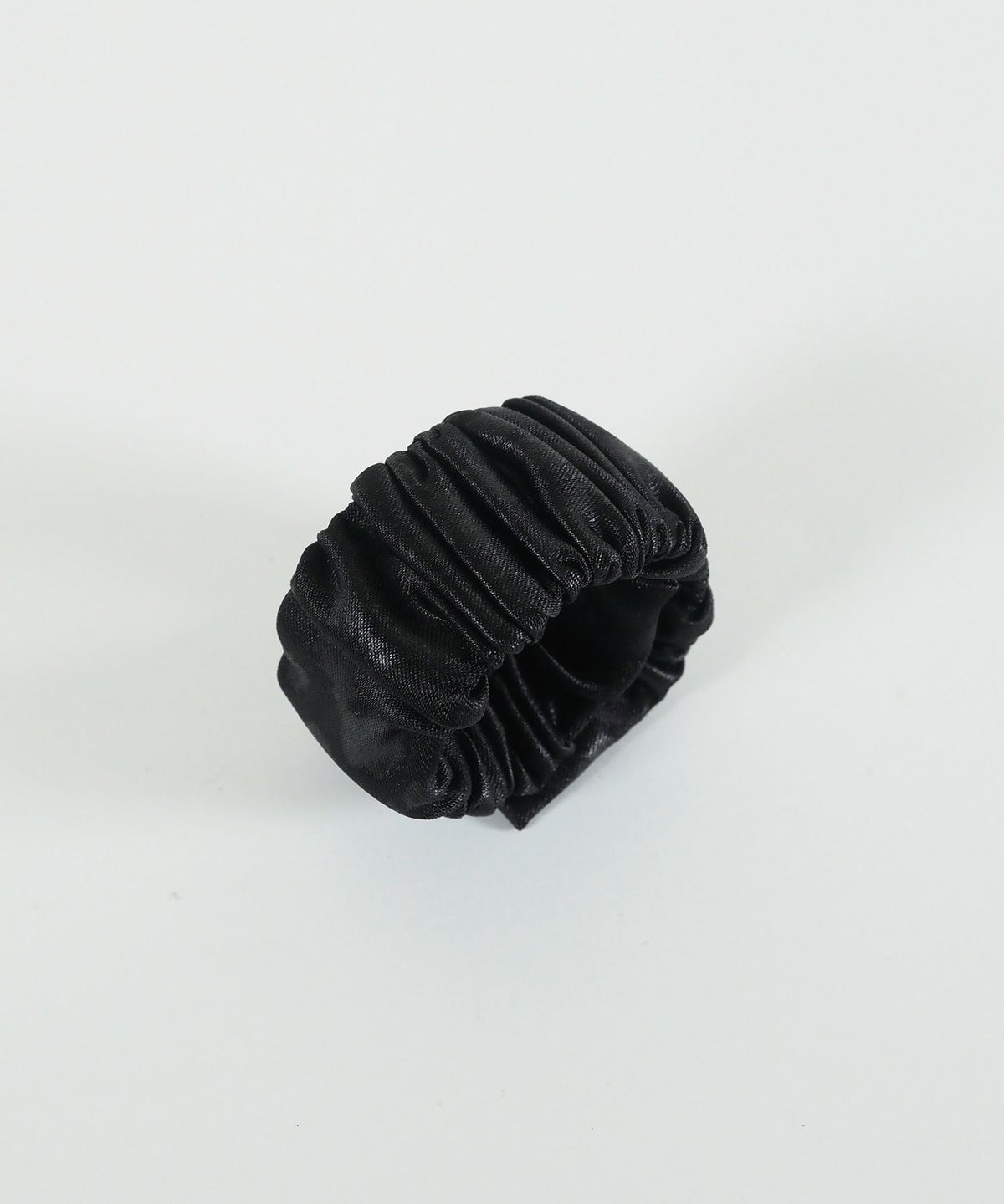 くるっとまきつくシャドーレオパードシュフィー