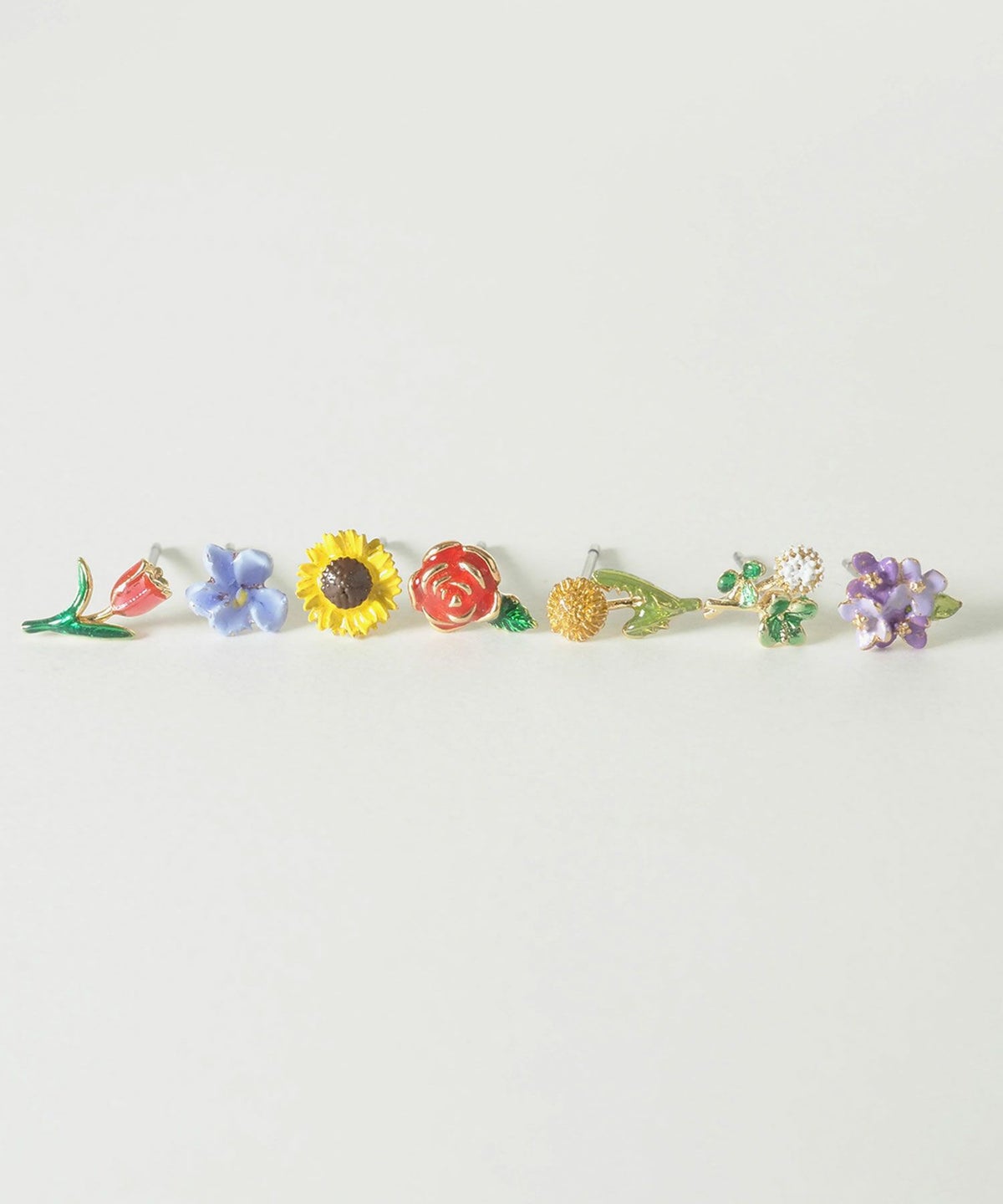 フラワーレターチタンポストピアス