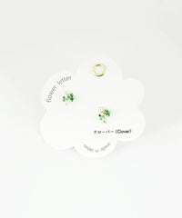 フラワーレターチタンポストピアス【Zoule】