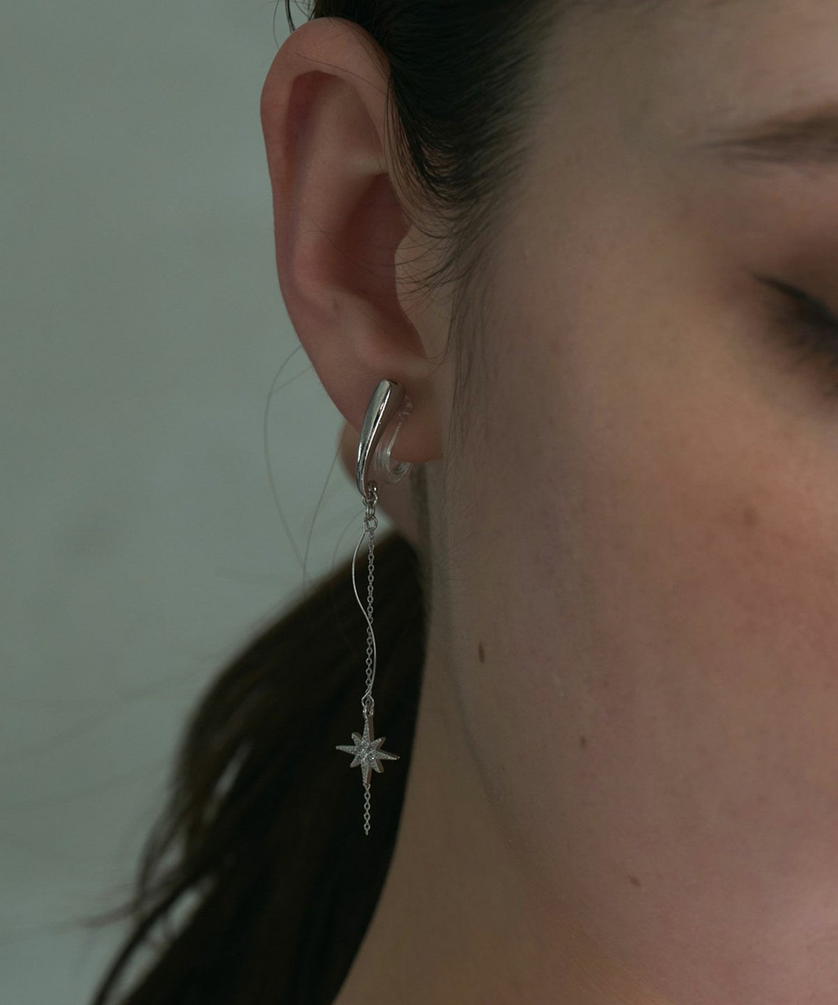 スターチェーンアクリアクリップイヤリング