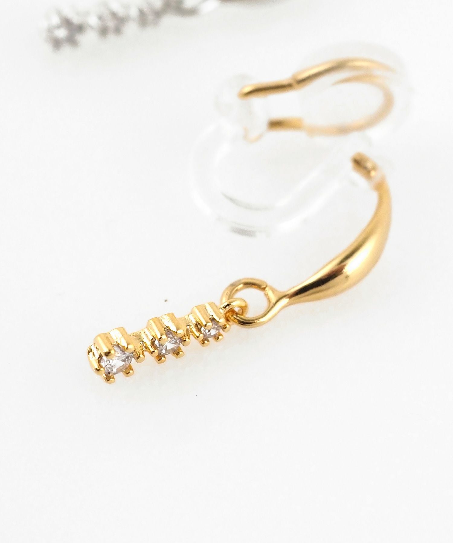 トリプルバーアクリアクリップイヤリング
