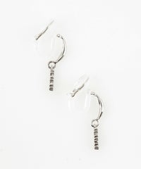 トリプルバーアクリアクリップイヤリング