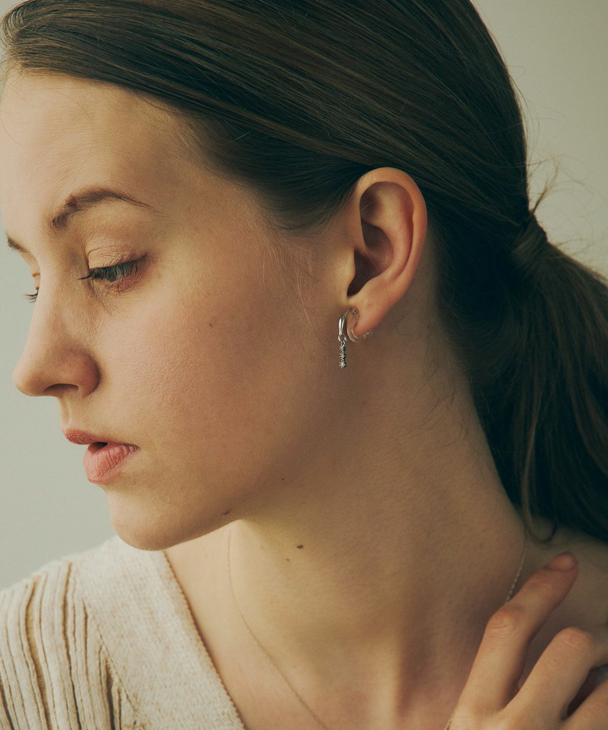 トリプルバーアクリアクリップイヤリング