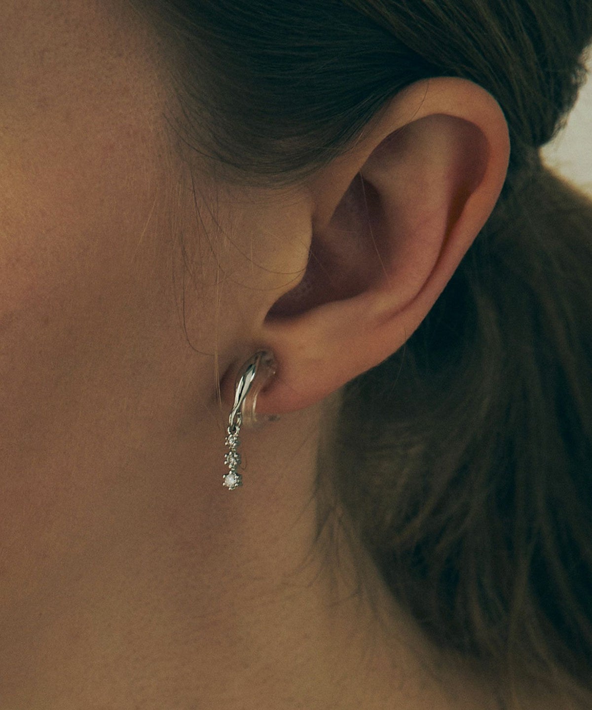 トリプルバーアクリアクリップイヤリング