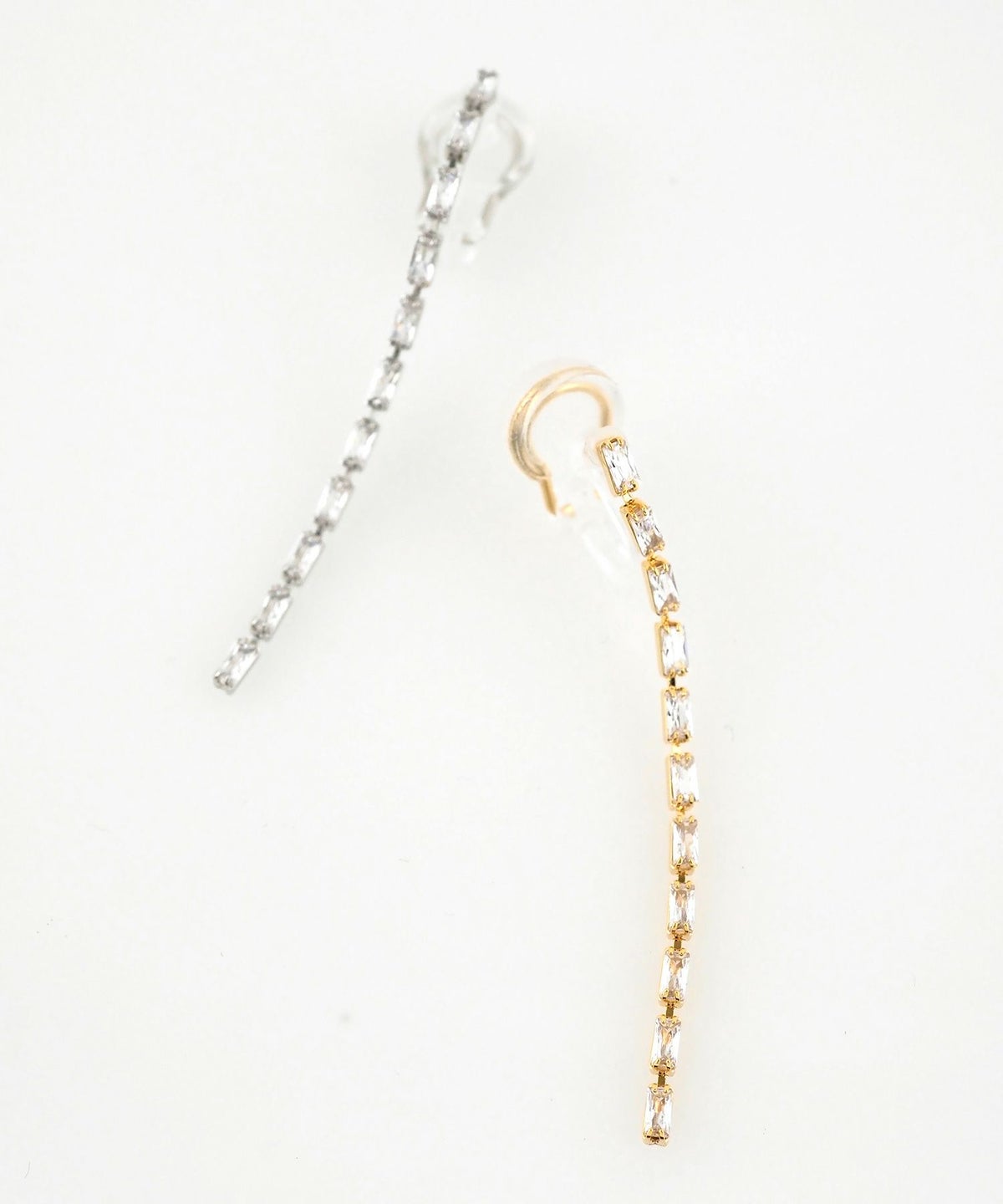 シングルラインアクリアクリップイヤリング