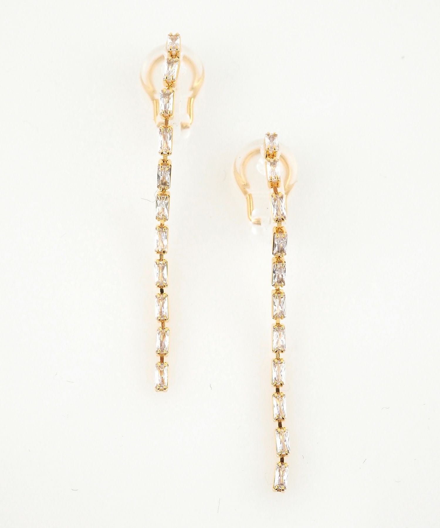 シングルラインアクリアクリップイヤリング