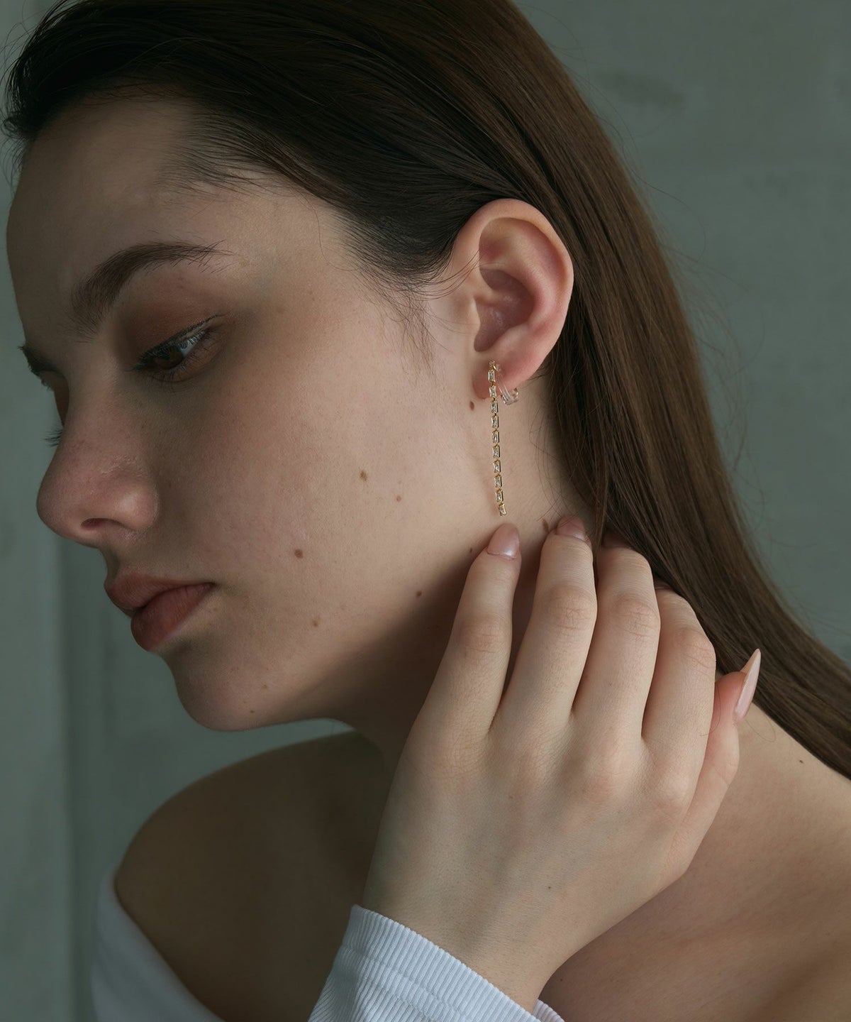 シングルラインアクリアクリップイヤリング