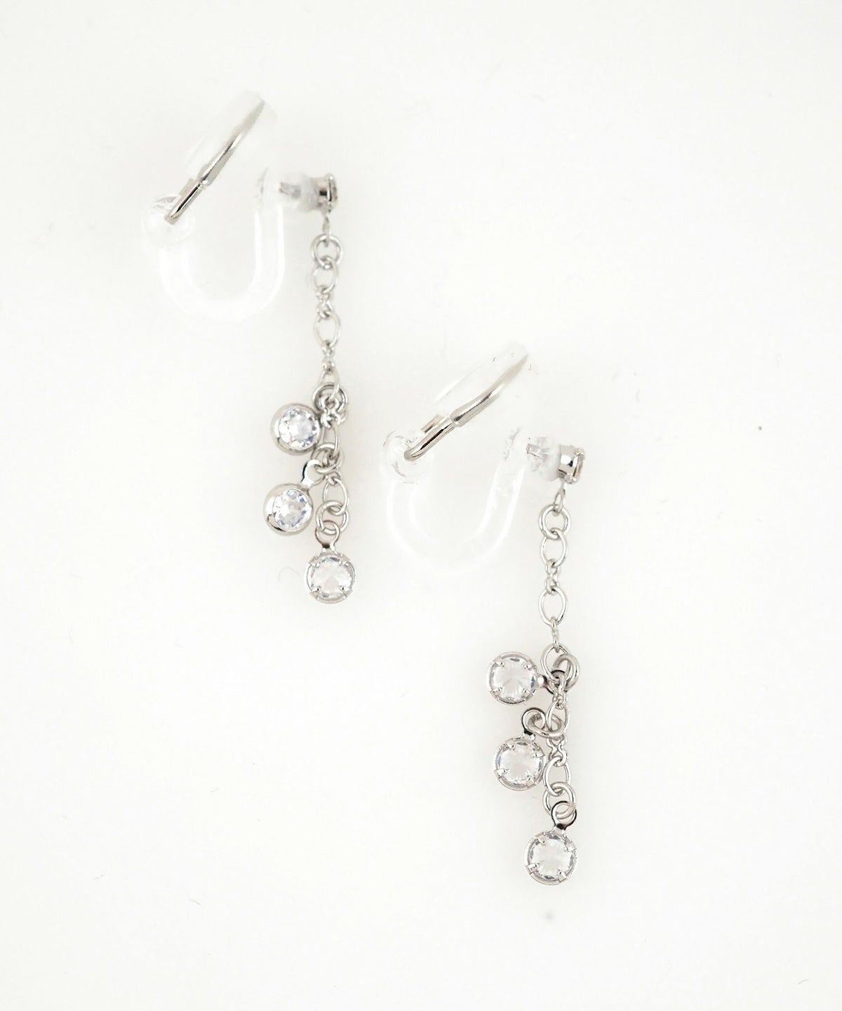 スウィングストーンアクリアクリップイヤリング