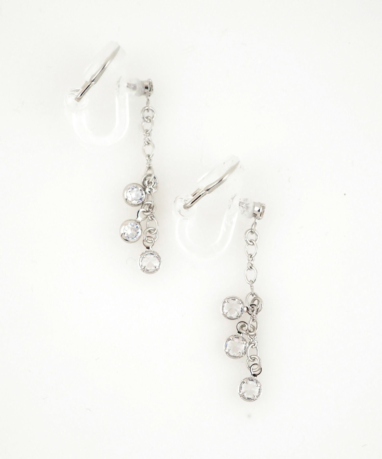 スウィングストーンアクリアクリップイヤリング