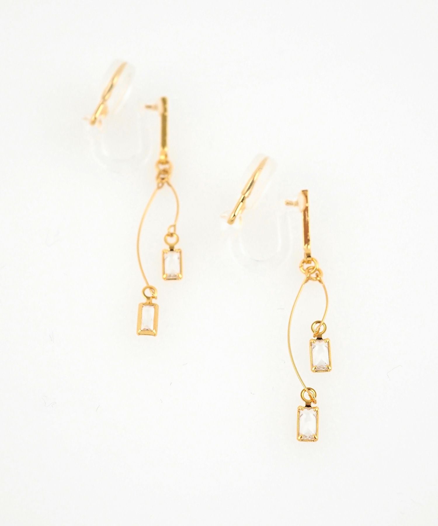 スクエアカーブアクリアクリップイヤリング