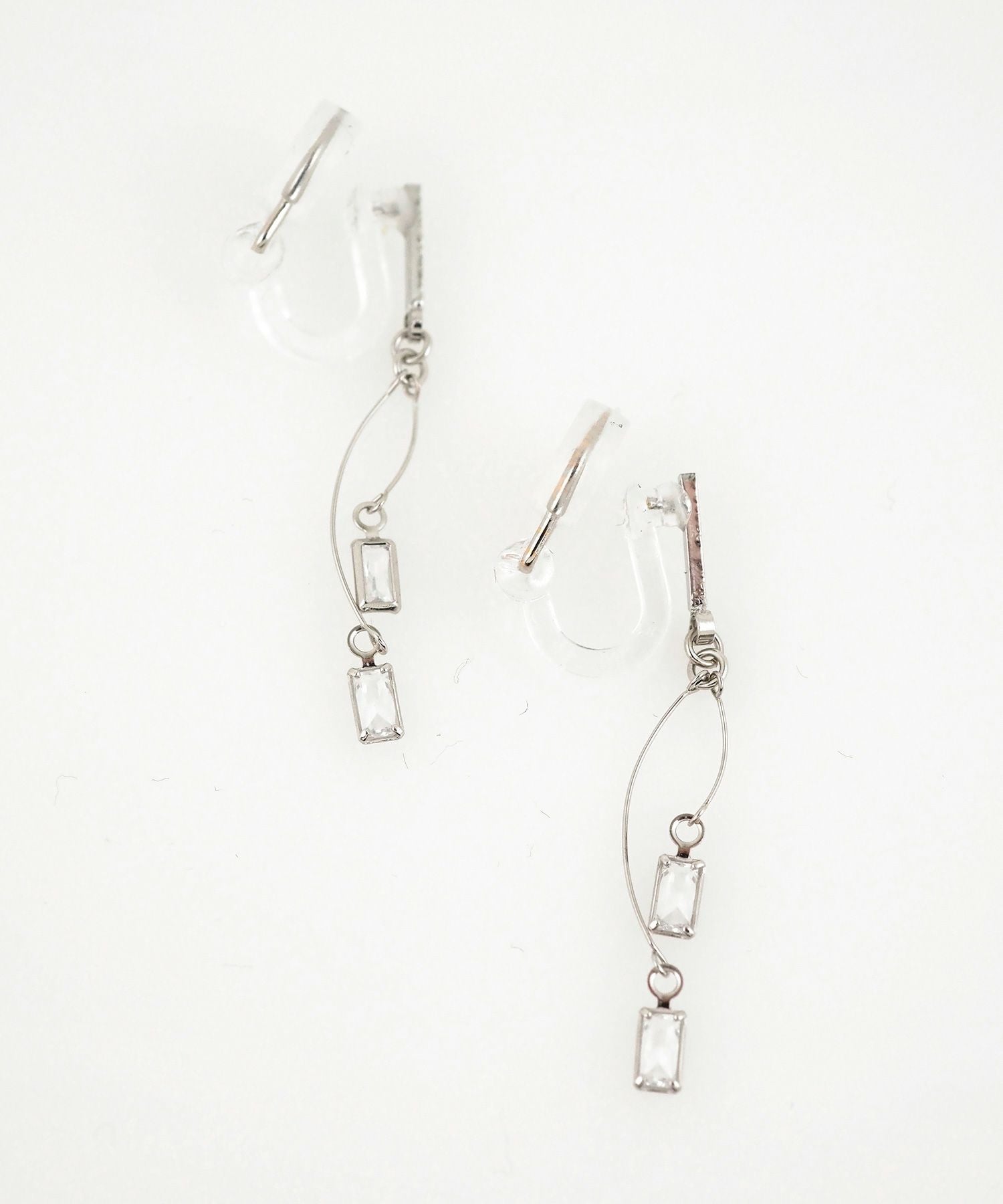 スクエアカーブアクリアクリップイヤリング