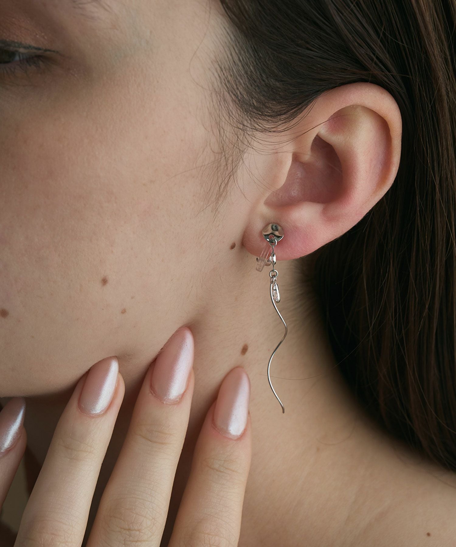 ドロップツイストクリアクリップイヤリング | 【公式】MUK ONLINE SHOP