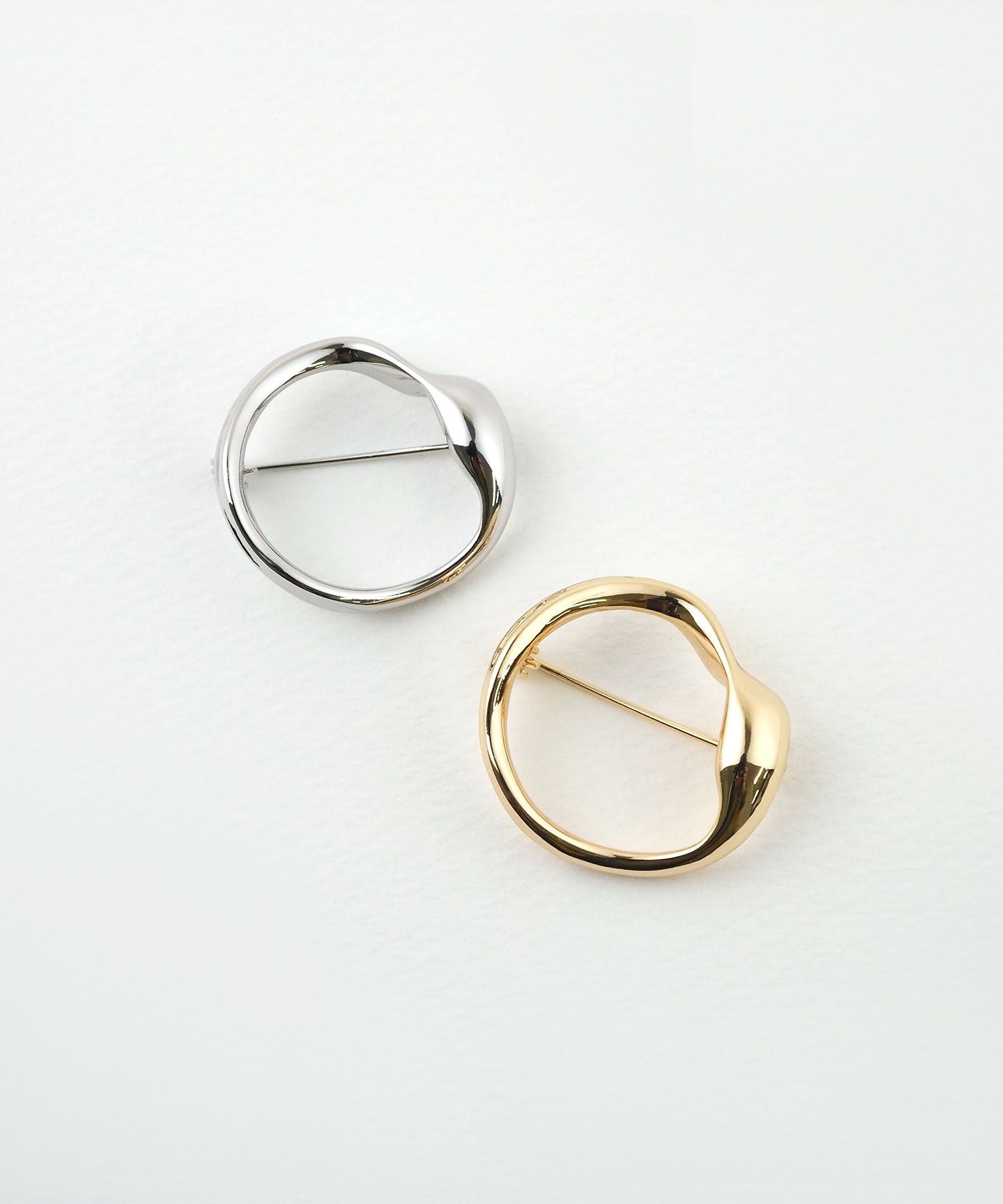 ニュアンスサークルブローチ