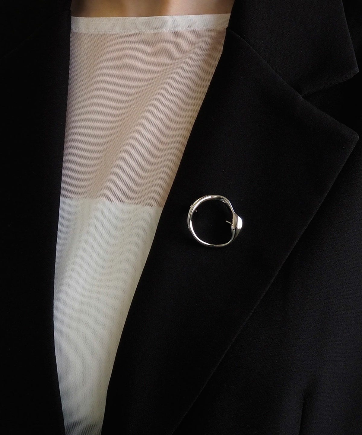 ニュアンスサークルブローチ