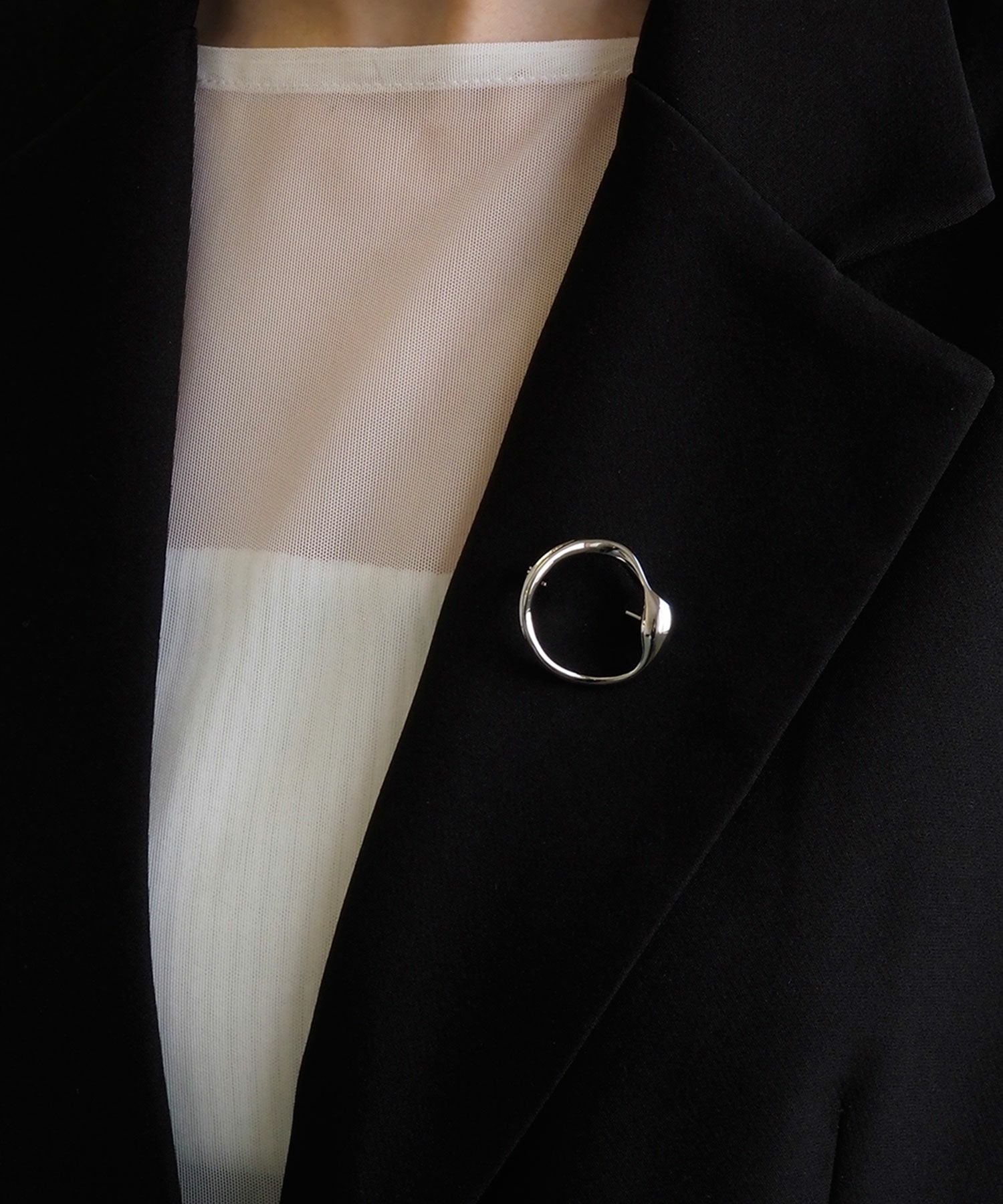 ニュアンスサークルブローチ