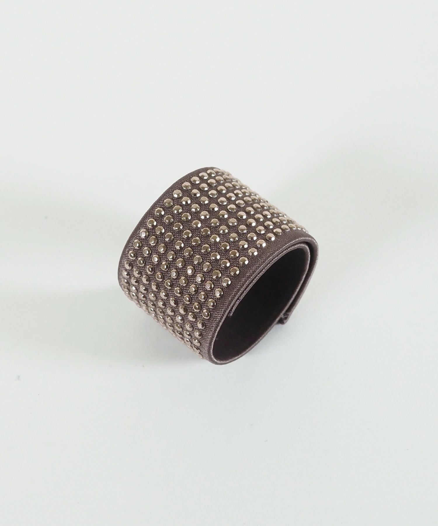 くるっとまきつくスタッズシュフィー