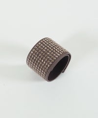 くるっとまきつくスタッズシュフィー