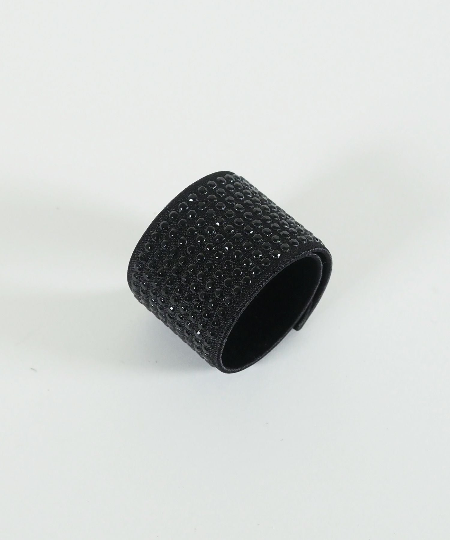 くるっとまきつくスタッズシュフィー