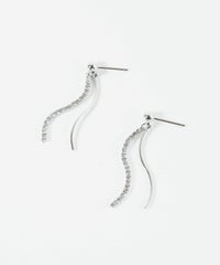 スウェイダブルウェーブラインチタンポストピアス