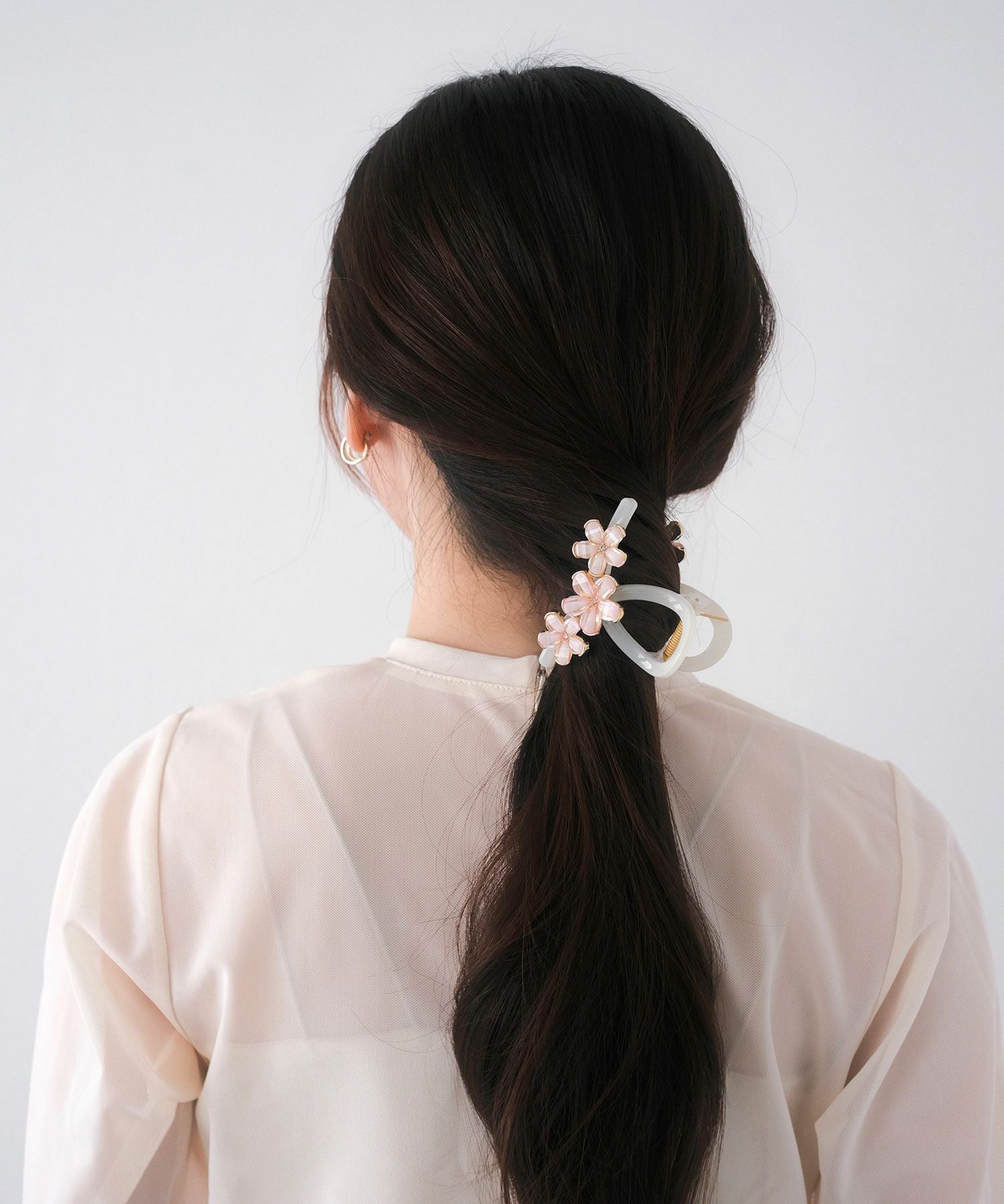 フラワービジューバンスクリップ